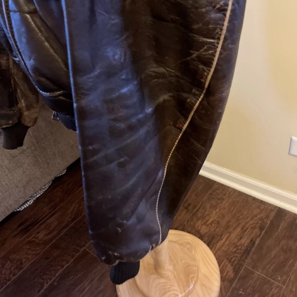 Vintage Distressed Leather Bomber Jacket - Picture 7 of 8